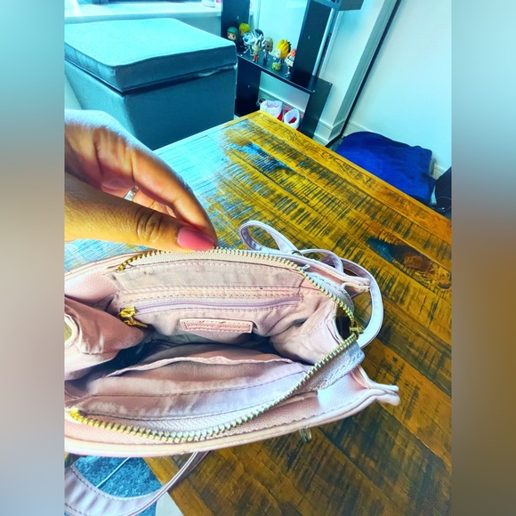 Badgley Mischka Pastel Pink Crossbody/Clutch Purse - Picture 4 of 6